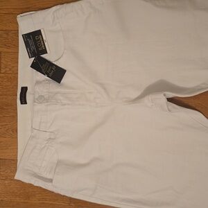BOLD ELEMENTS BRAND WOMEN'S PLUS SIZE WHITE CAPRI PANTS SIZE 18